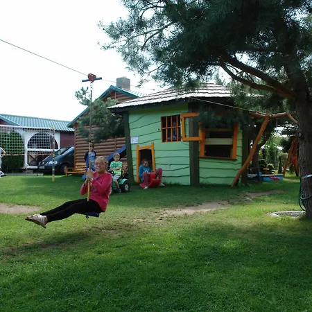 Letniskowe Promyk Lodge *