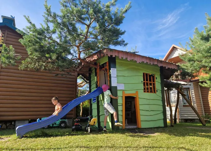 Letniskowe Promyk Lodge *