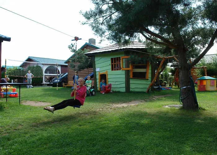 Letniskowe Promyk Lodge *