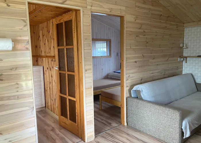 Letniskowe Promyk Lodge *